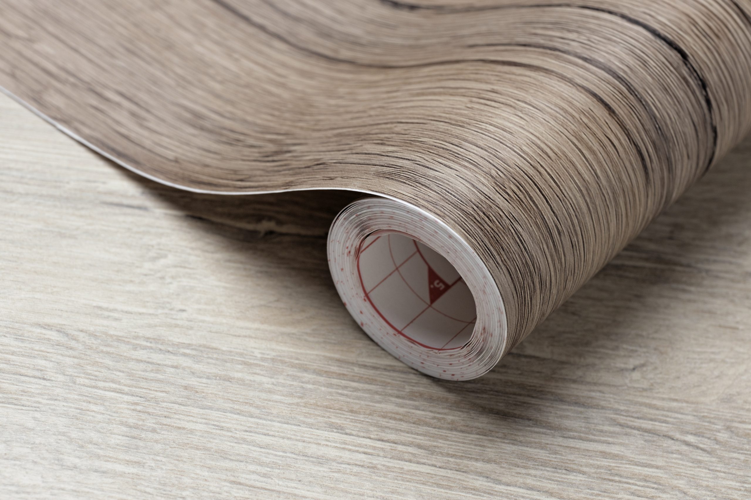 Choosing the Best Vinyl Flooring in the UK: Expert Tips & Trends